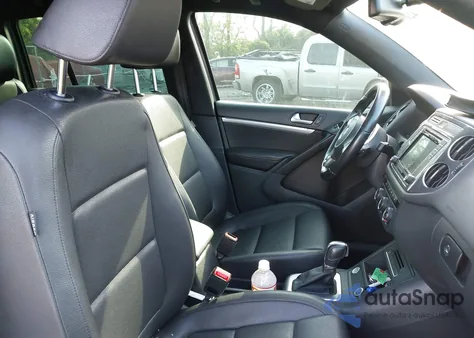 2016 Volkswagen Tiguan R-Line from USA, damaged, VIN WVGAV7AX4GW559726